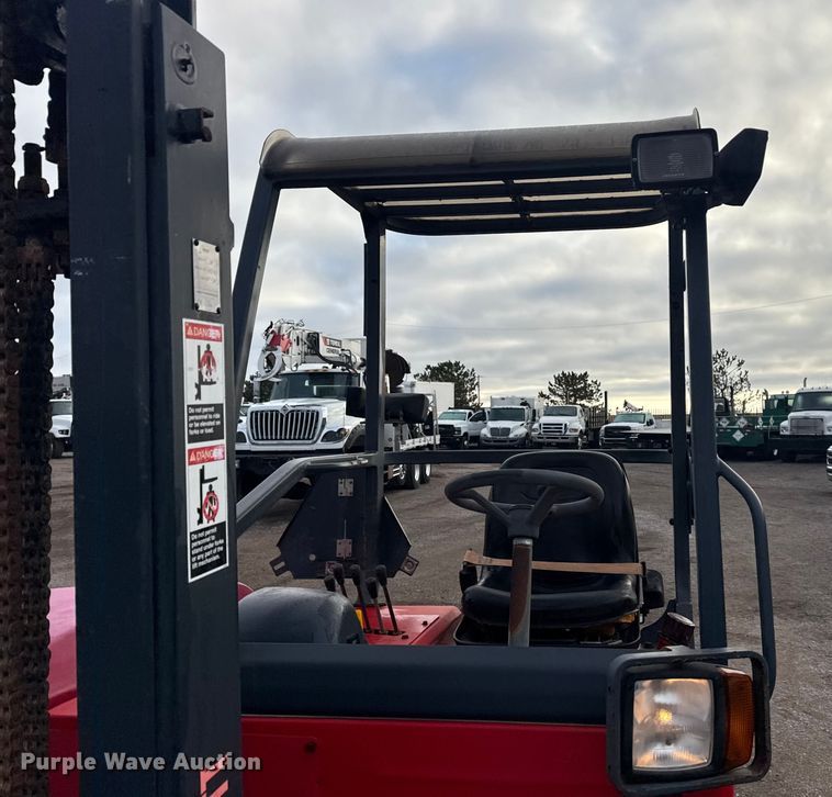 image for item EG1955 2011 Moffett M55.4 forklift