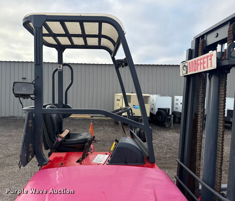 image for item EG1955 2011 Moffett M55.4 forklift