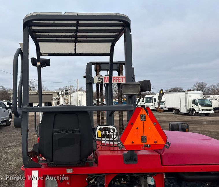 image for item EG1955 2011 Moffett M55.4 forklift