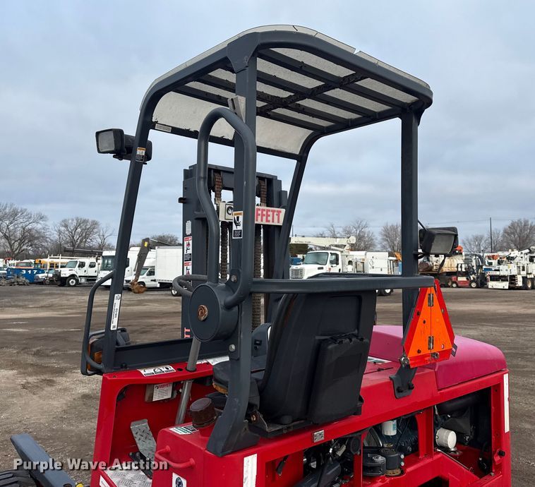 image for item EG1955 2011 Moffett M55.4 forklift