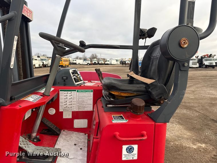 image for item EG1955 2011 Moffett M55.4 forklift