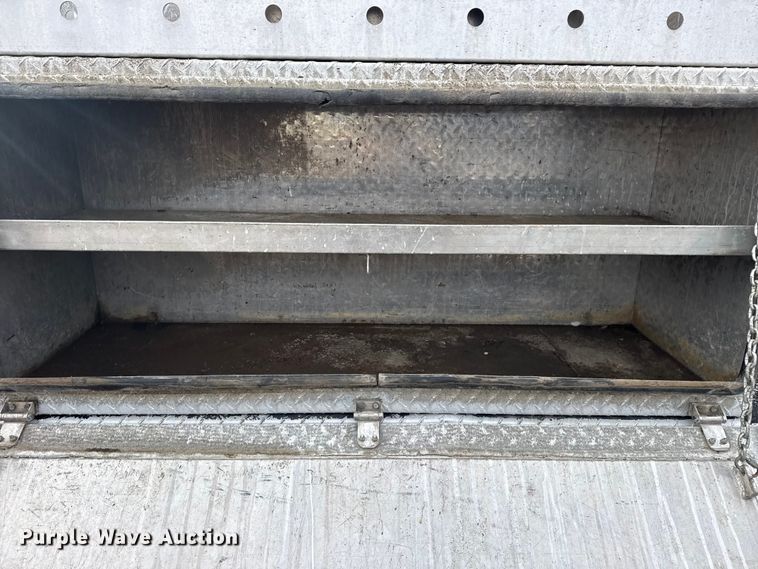 image for item EG1956 2014 International 7600 digger derrick truck