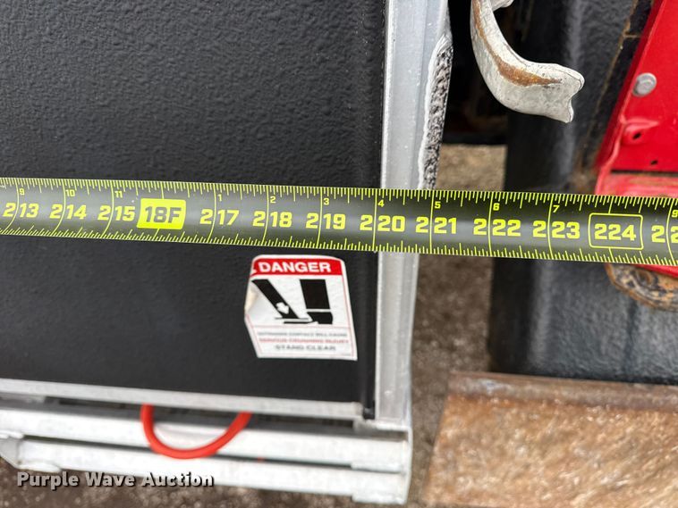 image for item EG1956 2014 International 7600 digger derrick truck