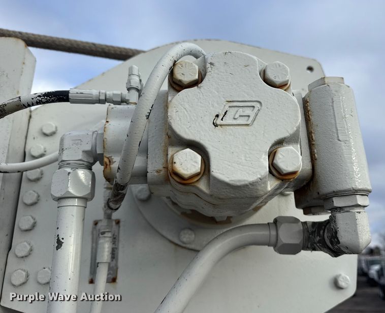 image for item EG1956 2014 International 7600 digger derrick truck