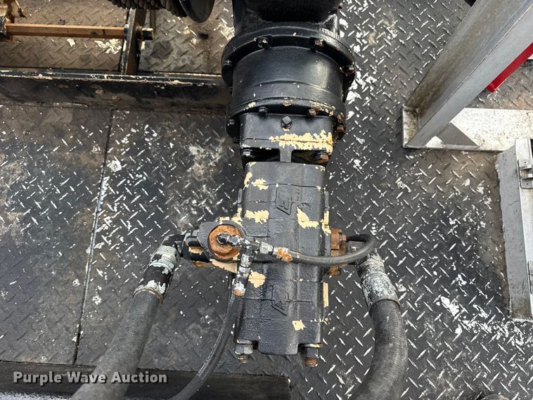 image for item EG1956 2014 International 7600 digger derrick truck