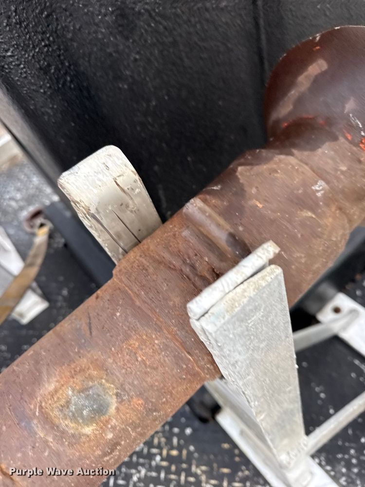 image for item EG1956 2014 International 7600 digger derrick truck