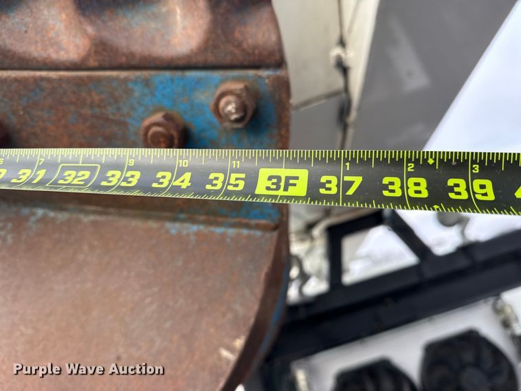 image for item EG1956 2014 International 7600 digger derrick truck