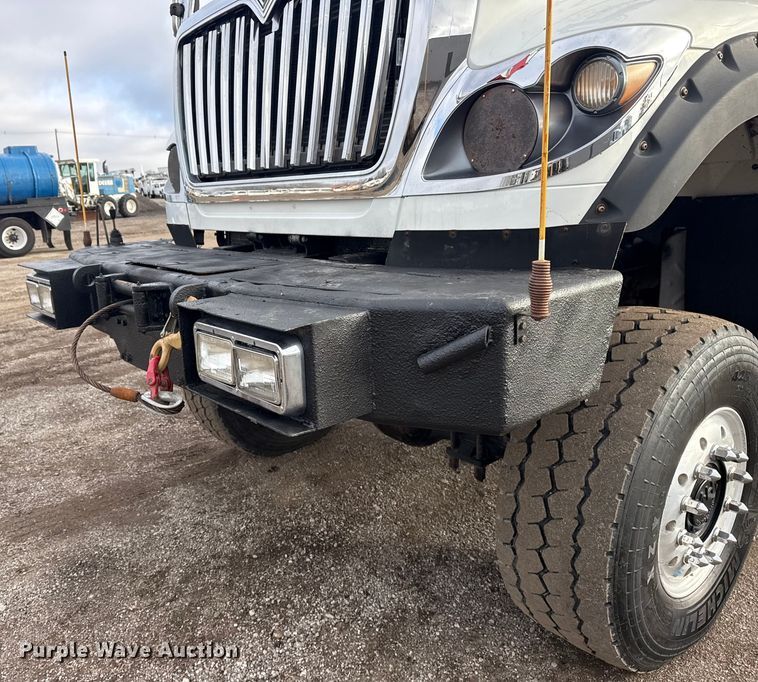 image for item EG1956 2014 International 7600 digger derrick truck