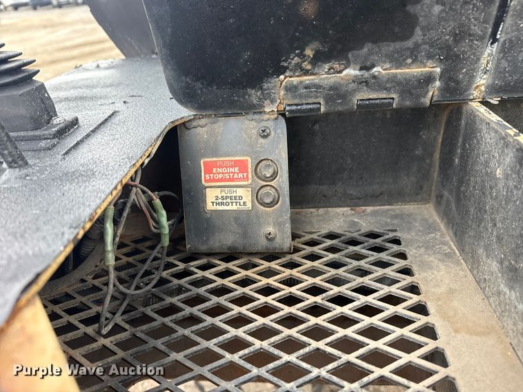 image for item EG1956 2014 International 7600 digger derrick truck