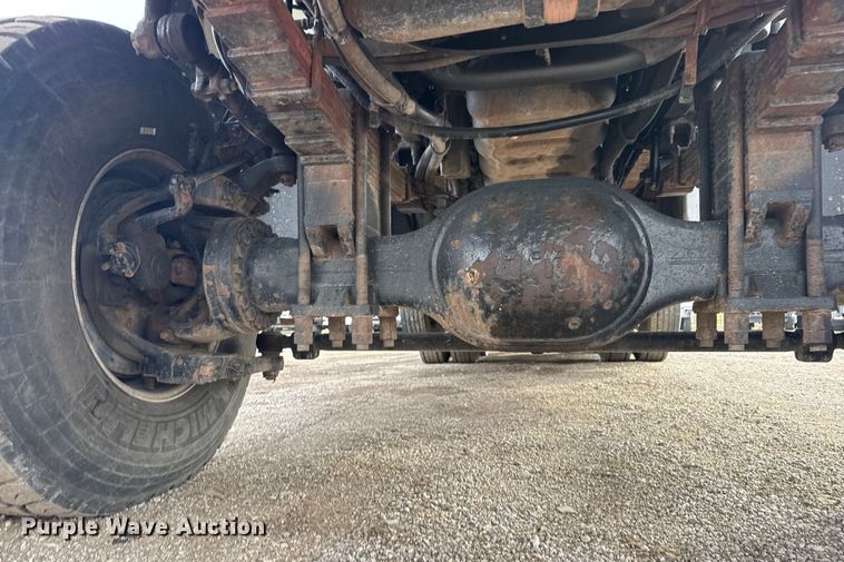 image for item EG1956 2014 International 7600 digger derrick truck