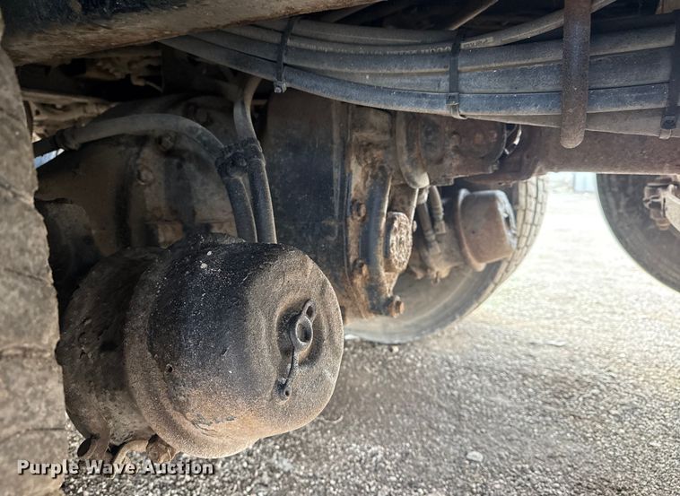 image for item EG1956 2014 International 7600 digger derrick truck