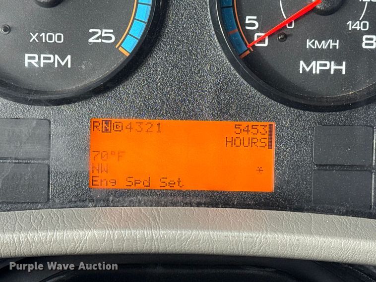 image for item EG1956 2014 International 7600 digger derrick truck