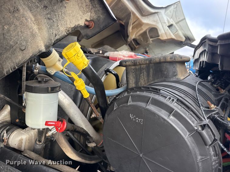 image for item EG1956 2014 International 7600 digger derrick truck