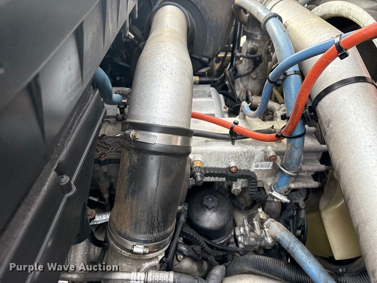 image for item EG1956 2014 International 7600 digger derrick truck