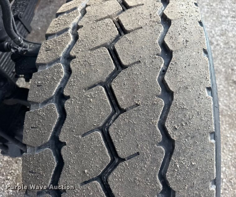 image for item EG1956 2014 International 7600 digger derrick truck