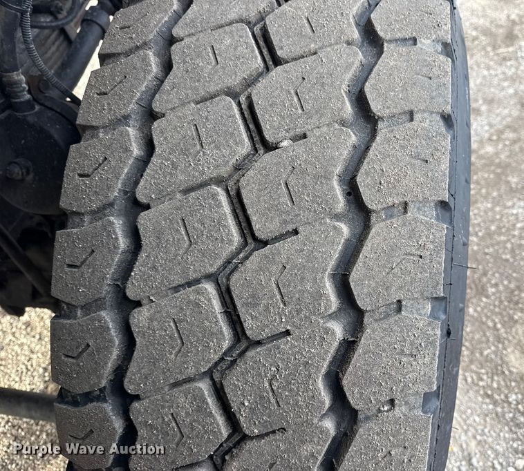 image for item EG1956 2014 International 7600 digger derrick truck