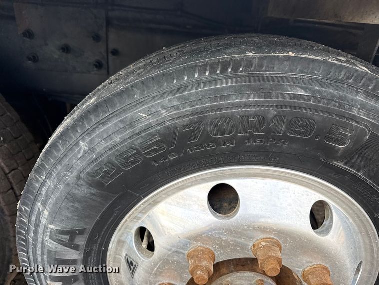 image for item EG1956 2014 International 7600 digger derrick truck