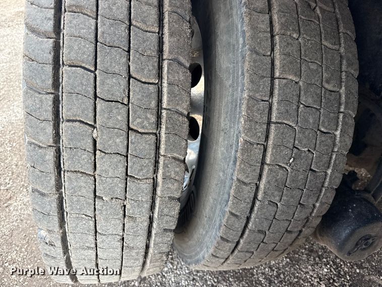 image for item EG1956 2014 International 7600 digger derrick truck