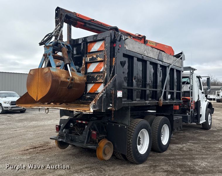 image for item EG1958 2007 Freightliner Business Class M2 grapple truck