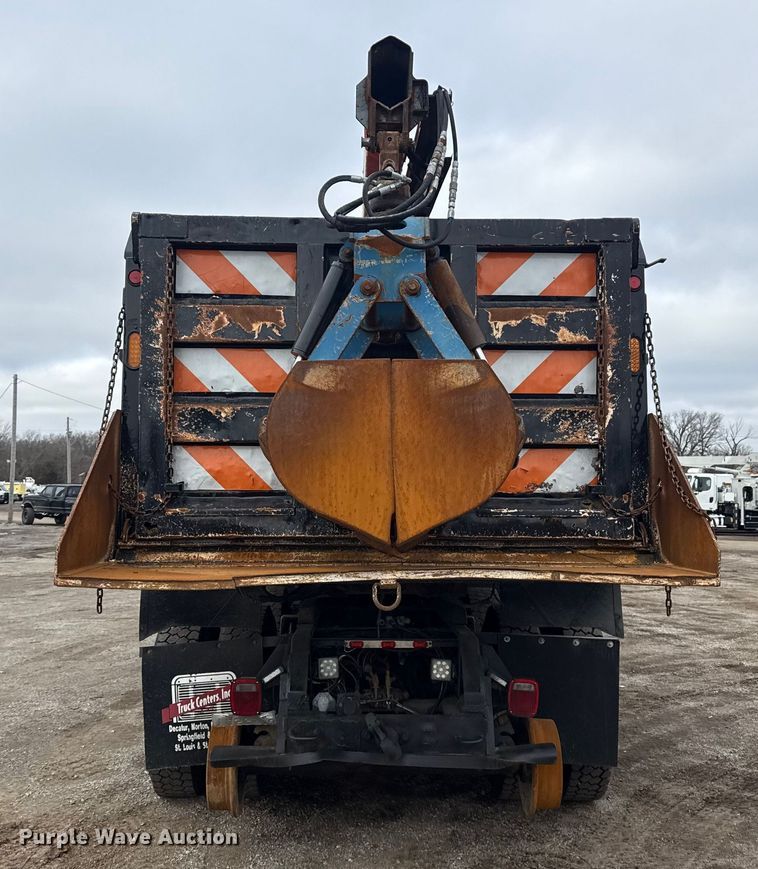 image for item EG1958 2007 Freightliner Business Class M2 grapple truck