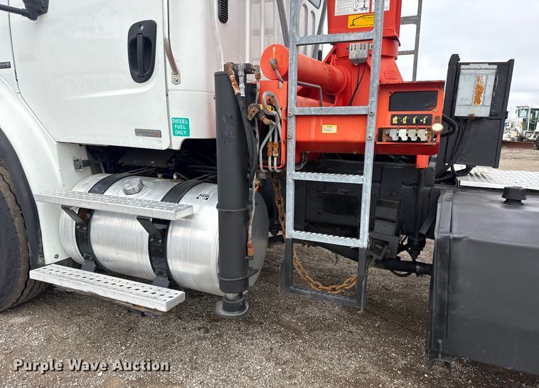 image for item EG1958 2007 Freightliner Business Class M2 grapple truck