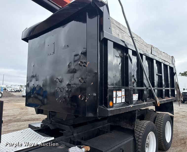 image for item EG1958 2007 Freightliner Business Class M2 grapple truck