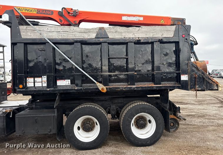 image for item EG1958 2007 Freightliner Business Class M2 grapple truck