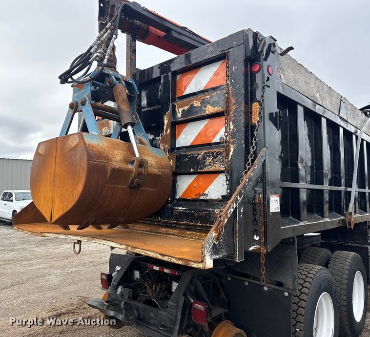 image for item EG1958 2007 Freightliner Business Class M2 grapple truck