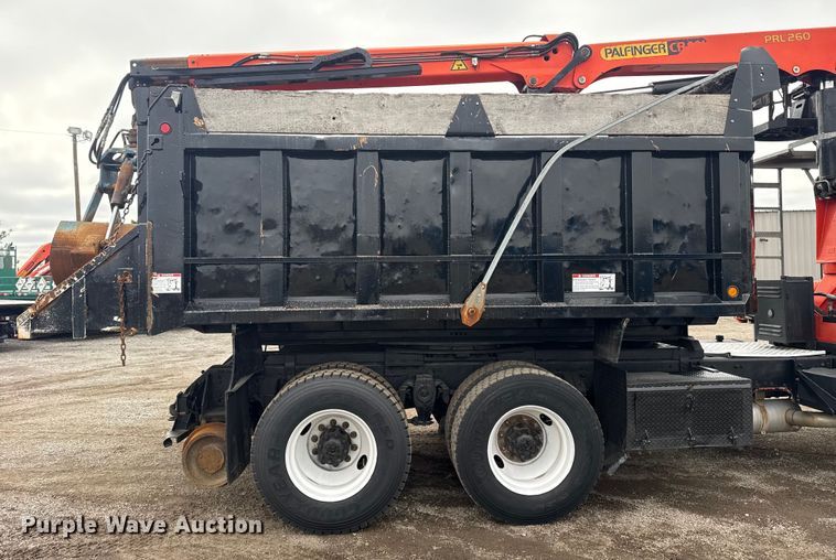 image for item EG1958 2007 Freightliner Business Class M2 grapple truck