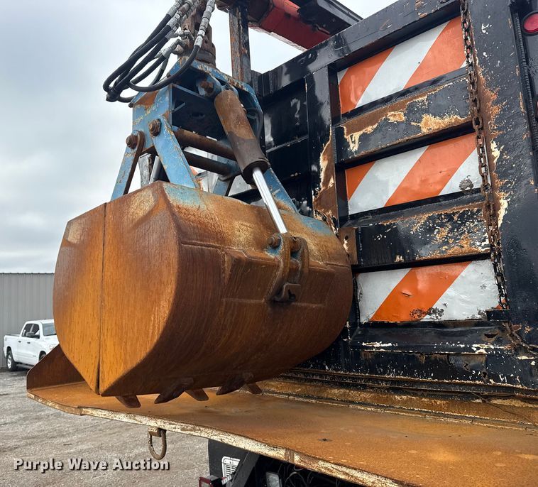 image for item EG1958 2007 Freightliner Business Class M2 grapple truck