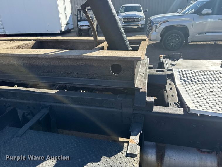 image for item EG1958 2007 Freightliner Business Class M2 grapple truck