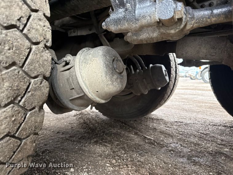 image for item EG1958 2007 Freightliner Business Class M2 grapple truck