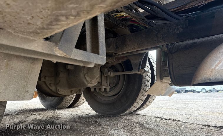 image for item EG1958 2007 Freightliner Business Class M2 grapple truck