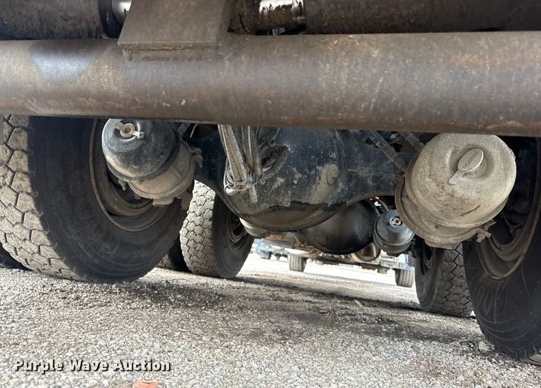 image for item EG1958 2007 Freightliner Business Class M2 grapple truck