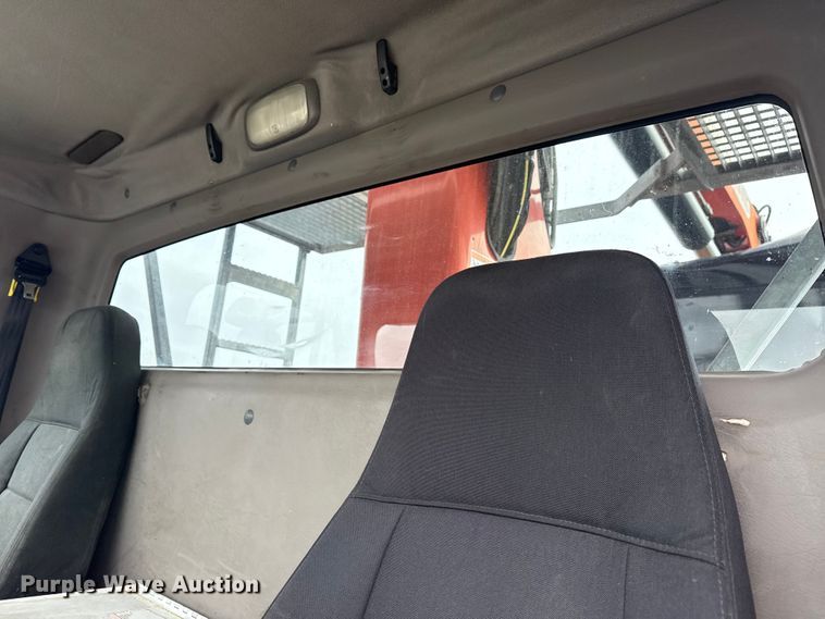 image for item EG1958 2007 Freightliner Business Class M2 grapple truck