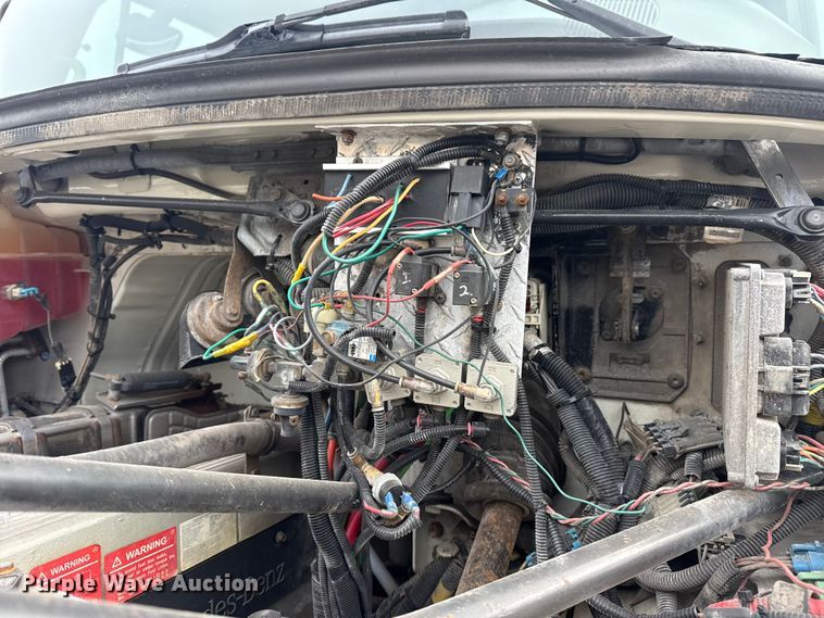 image for item EG1958 2007 Freightliner Business Class M2 grapple truck