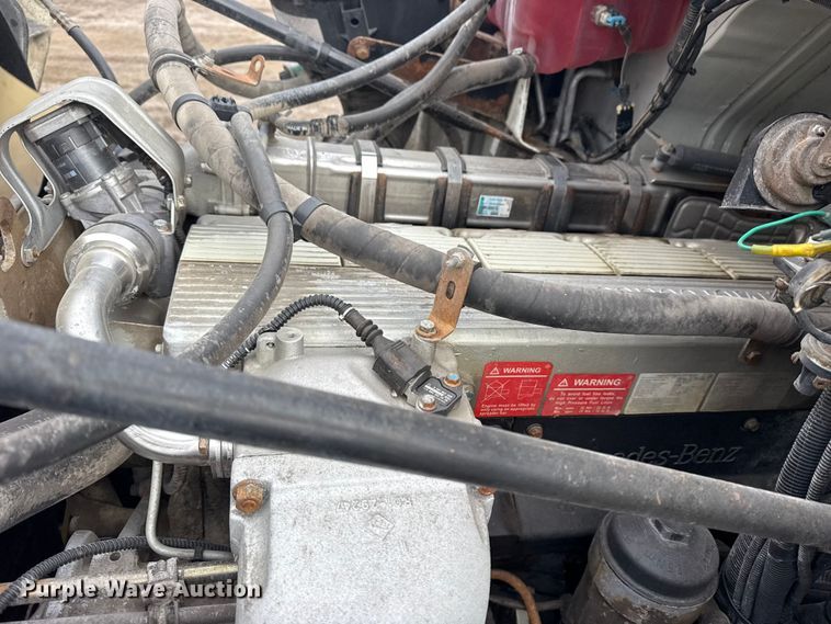 image for item EG1958 2007 Freightliner Business Class M2 grapple truck