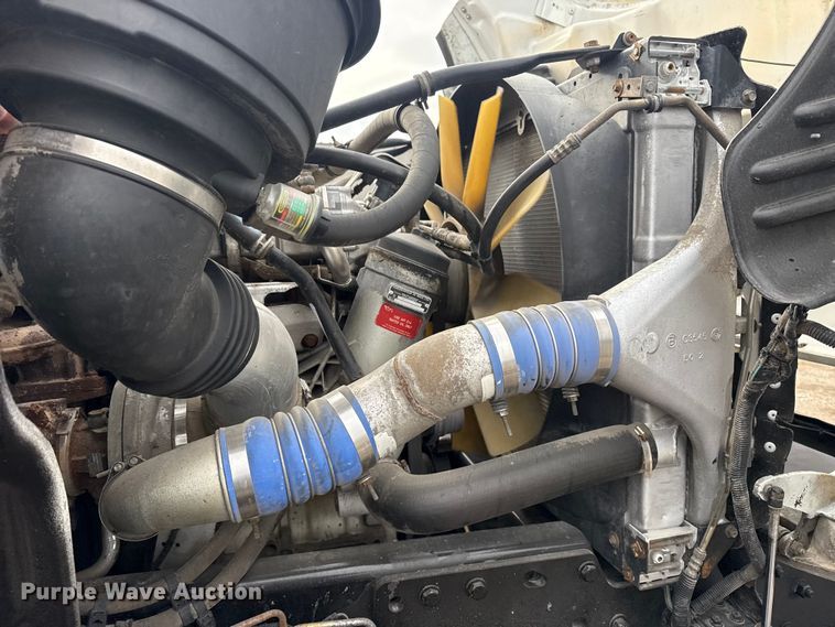 image for item EG1958 2007 Freightliner Business Class M2 grapple truck