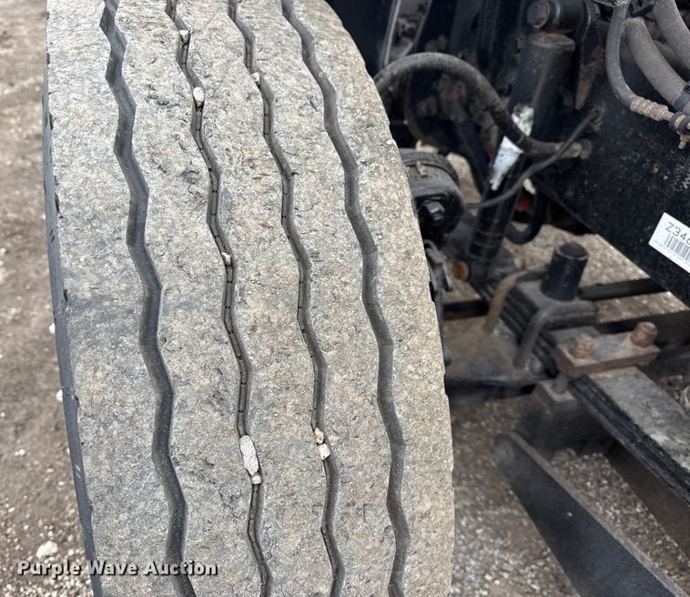 image for item EG1958 2007 Freightliner Business Class M2 grapple truck