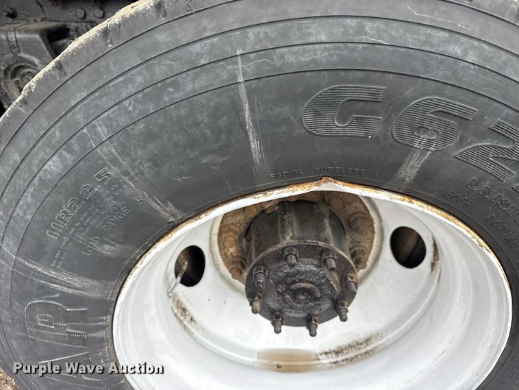 image for item EG1958 2007 Freightliner Business Class M2 grapple truck