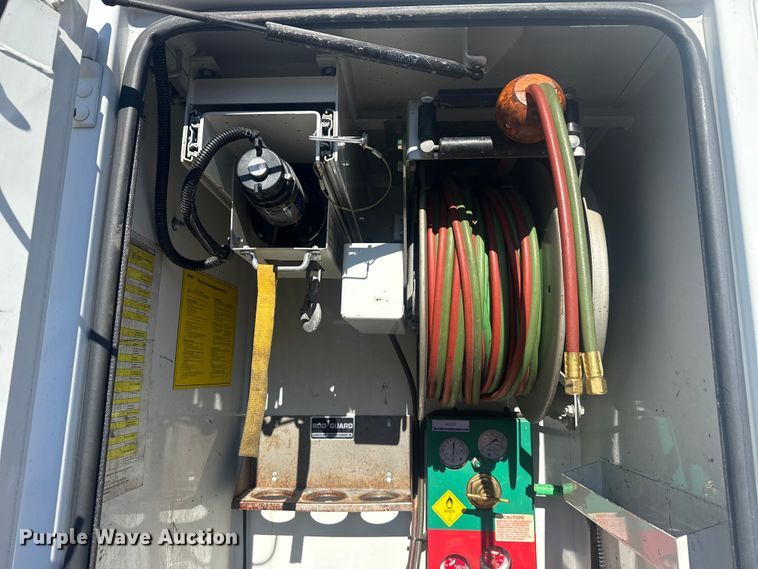 image for item EG1959 2010 Freightliner Business Class M2 utility / service truck