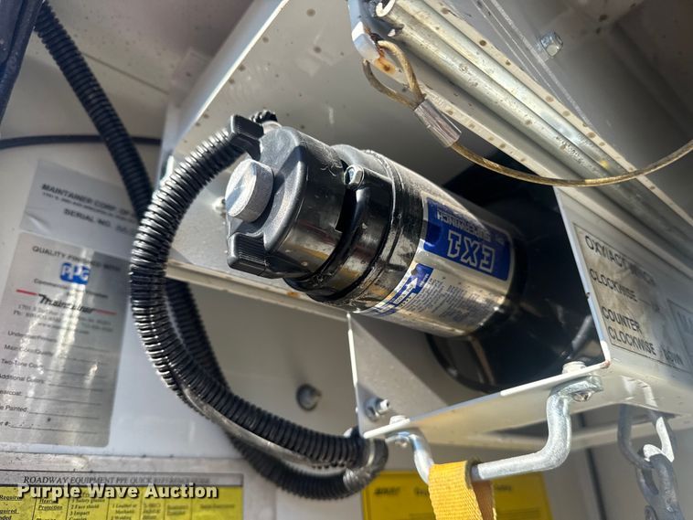 image for item EG1959 2010 Freightliner Business Class M2 utility / service truck