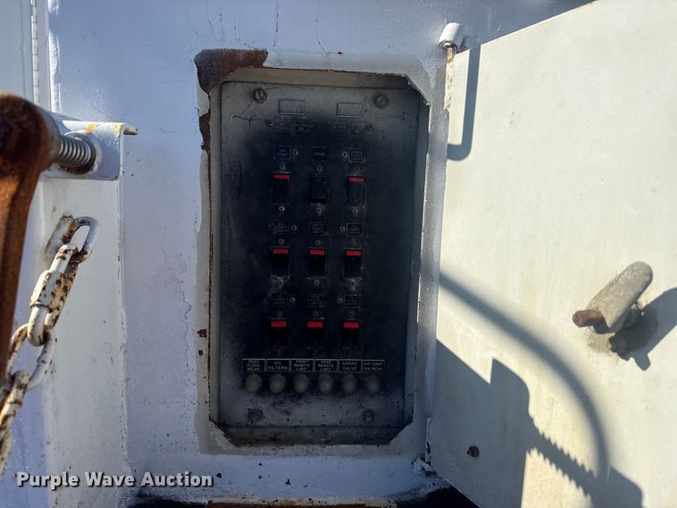 image for item EG1959 2010 Freightliner Business Class M2 utility / service truck