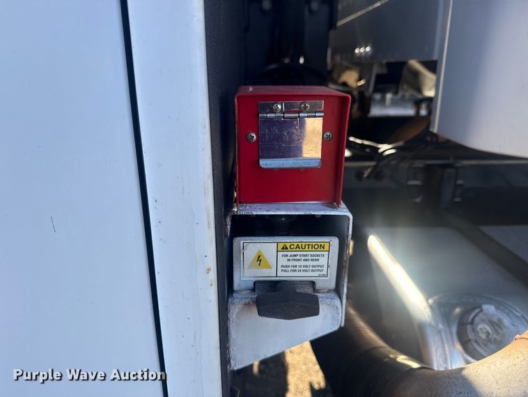 image for item EG1959 2010 Freightliner Business Class M2 utility / service truck