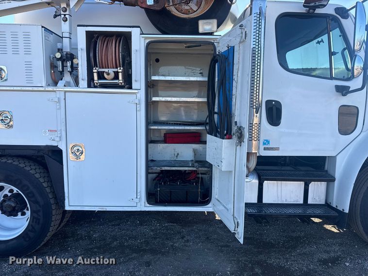 image for item EG1959 2010 Freightliner Business Class M2 utility / service truck