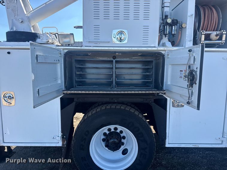 image for item EG1959 2010 Freightliner Business Class M2 utility / service truck