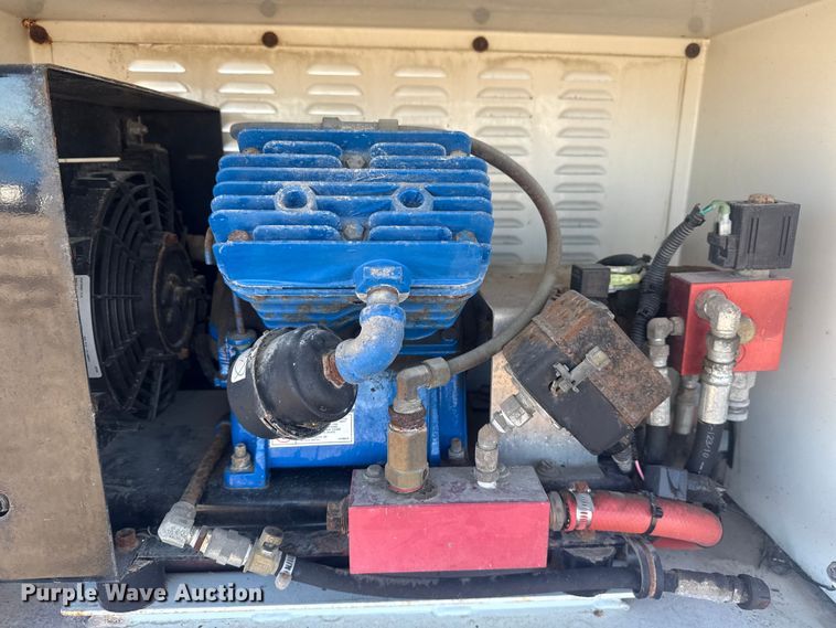 image for item EG1959 2010 Freightliner Business Class M2 utility / service truck