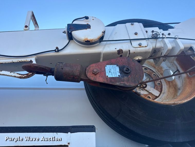 image for item EG1959 2010 Freightliner Business Class M2 utility / service truck