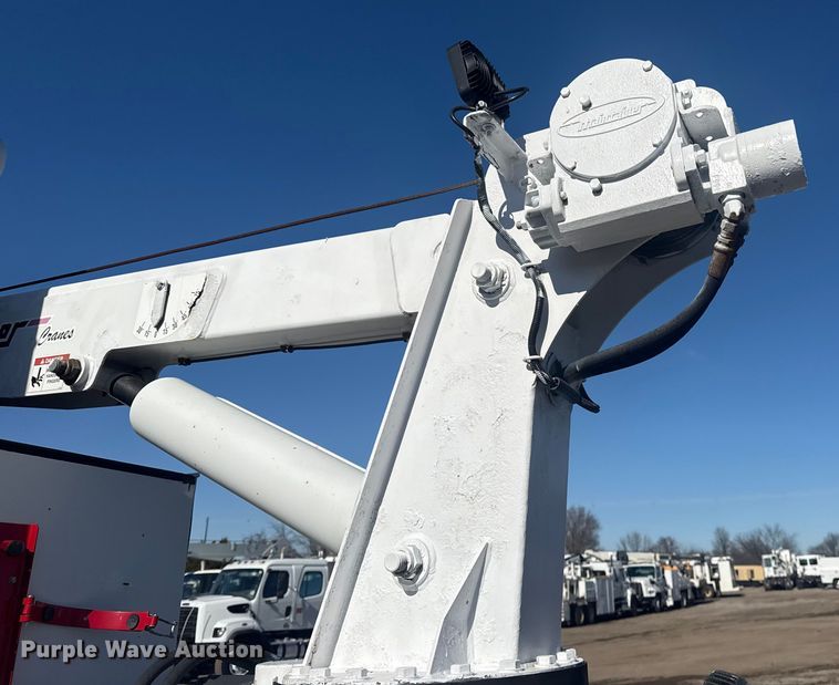 image for item EG1959 2010 Freightliner Business Class M2 utility / service truck