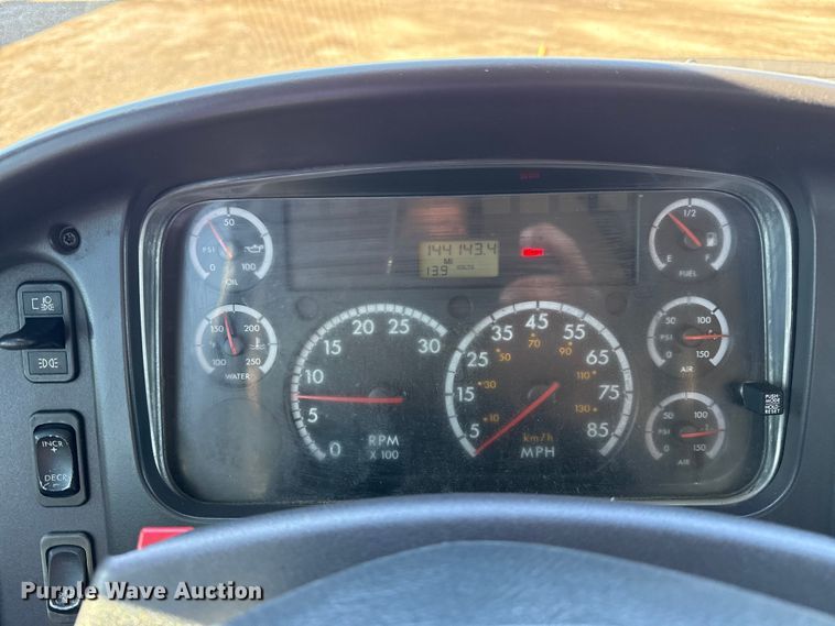 image for item EG1959 2010 Freightliner Business Class M2 utility / service truck